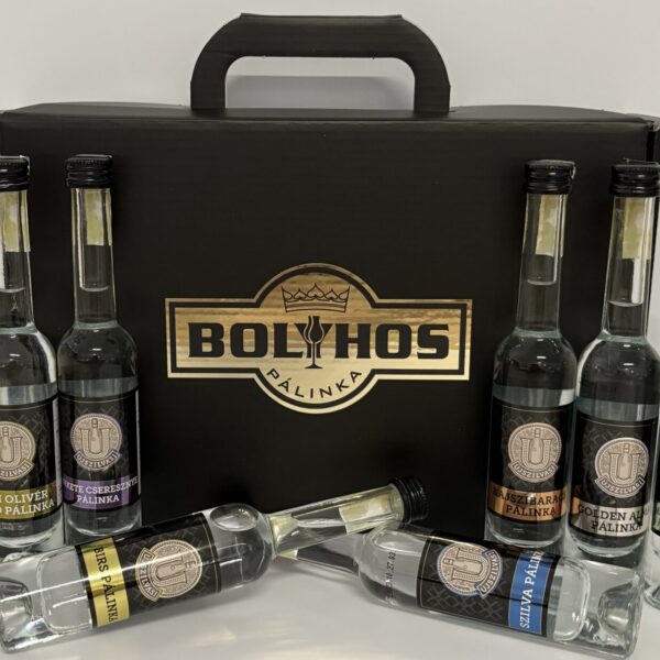 Bolyhos újszilvási pálinkaválogatás fekete papírdobozban